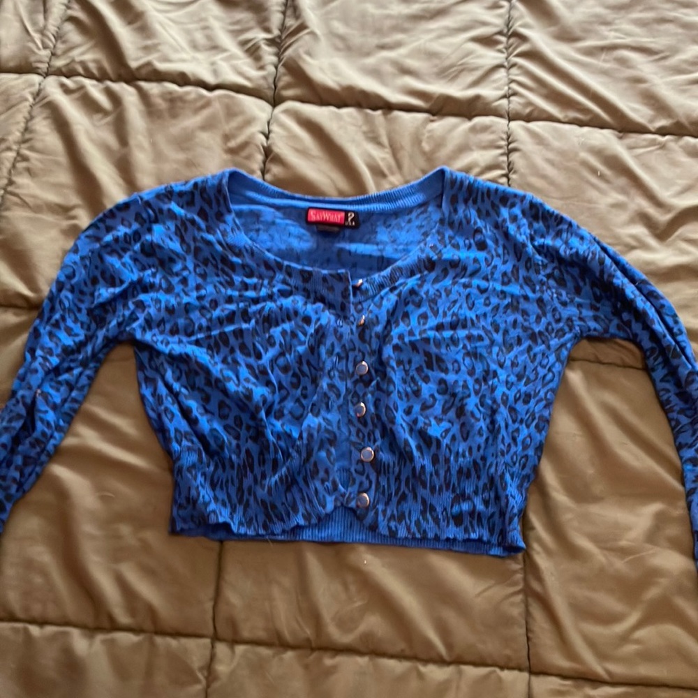Blue cheetah print cropped cardigan